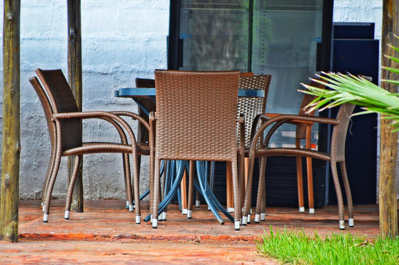 Cosy Palms Bed and Breakfast Gaborone Buitenkant foto