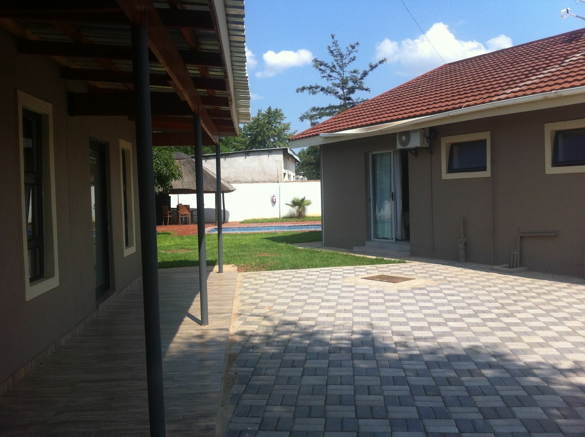 Cosy Palms Bed and Breakfast Gaborone Buitenkant foto