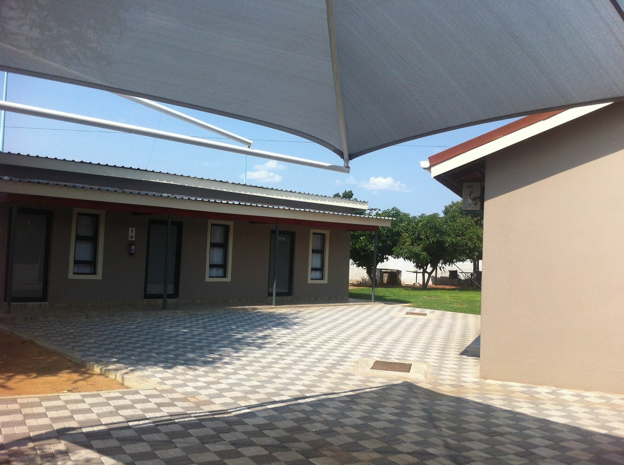 Cosy Palms Bed and Breakfast Gaborone Buitenkant foto