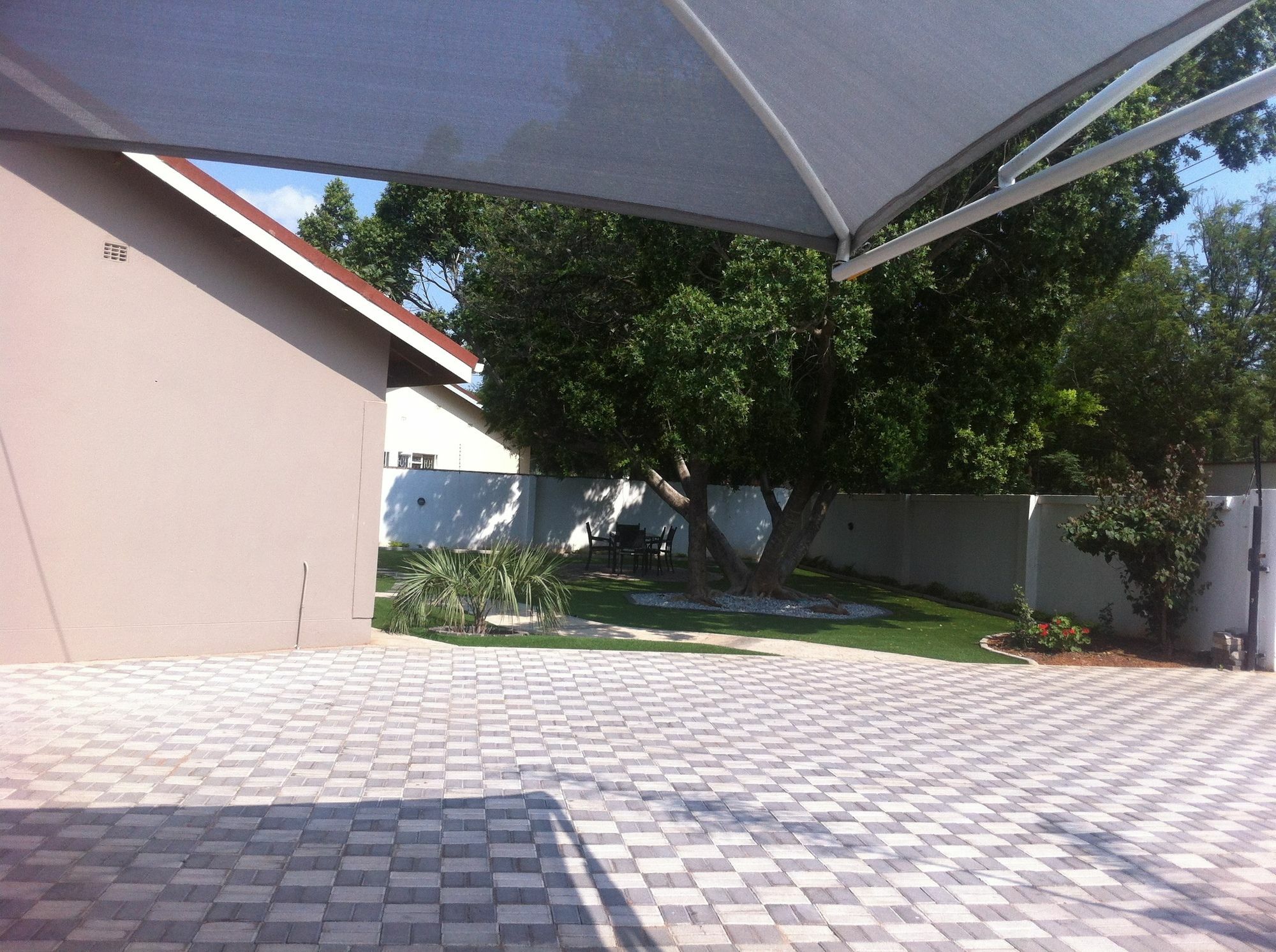 Cosy Palms Bed and Breakfast Gaborone Buitenkant foto